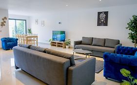 Residence VELOURS avec terrasse , jardin et parking
